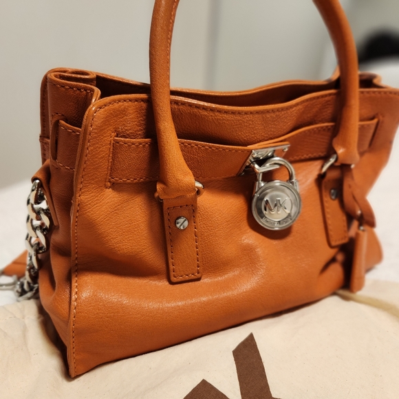 Michael Kors - Picture 1 of 5
